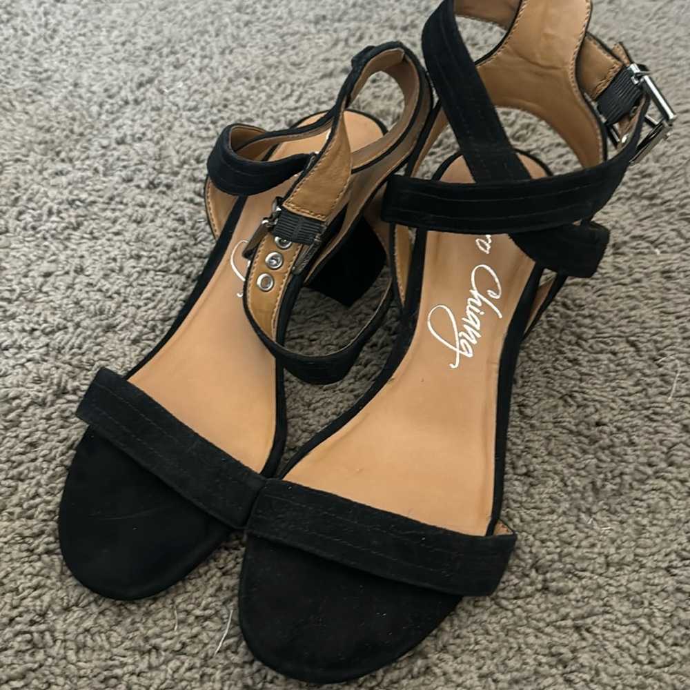 Dillard brand Arturo Chiang black suede sandal